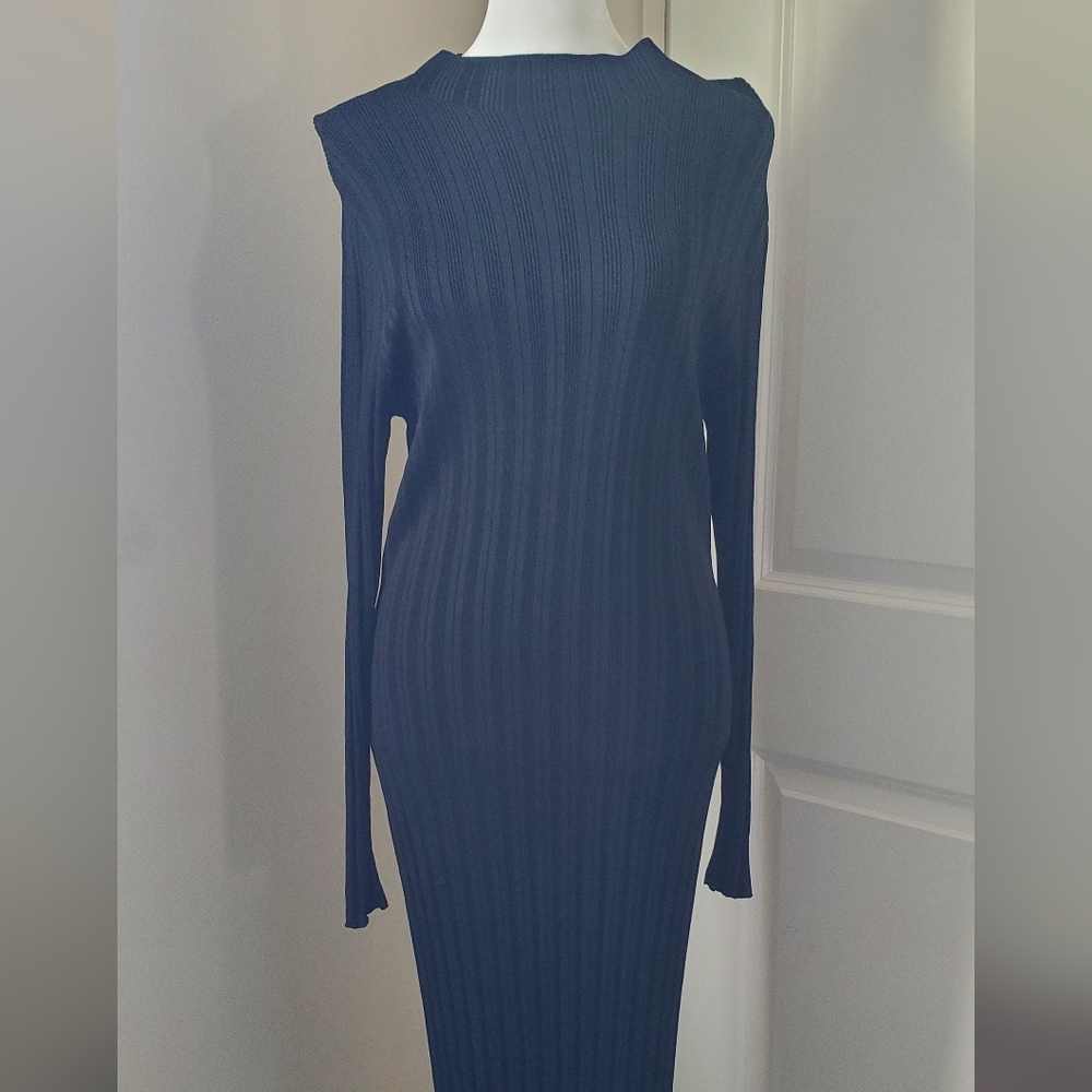 Like New Ribbed Dress - Picture 3 of 13